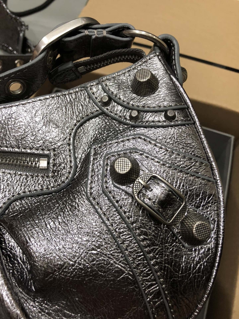 Ba1en*iaga le cagole bags